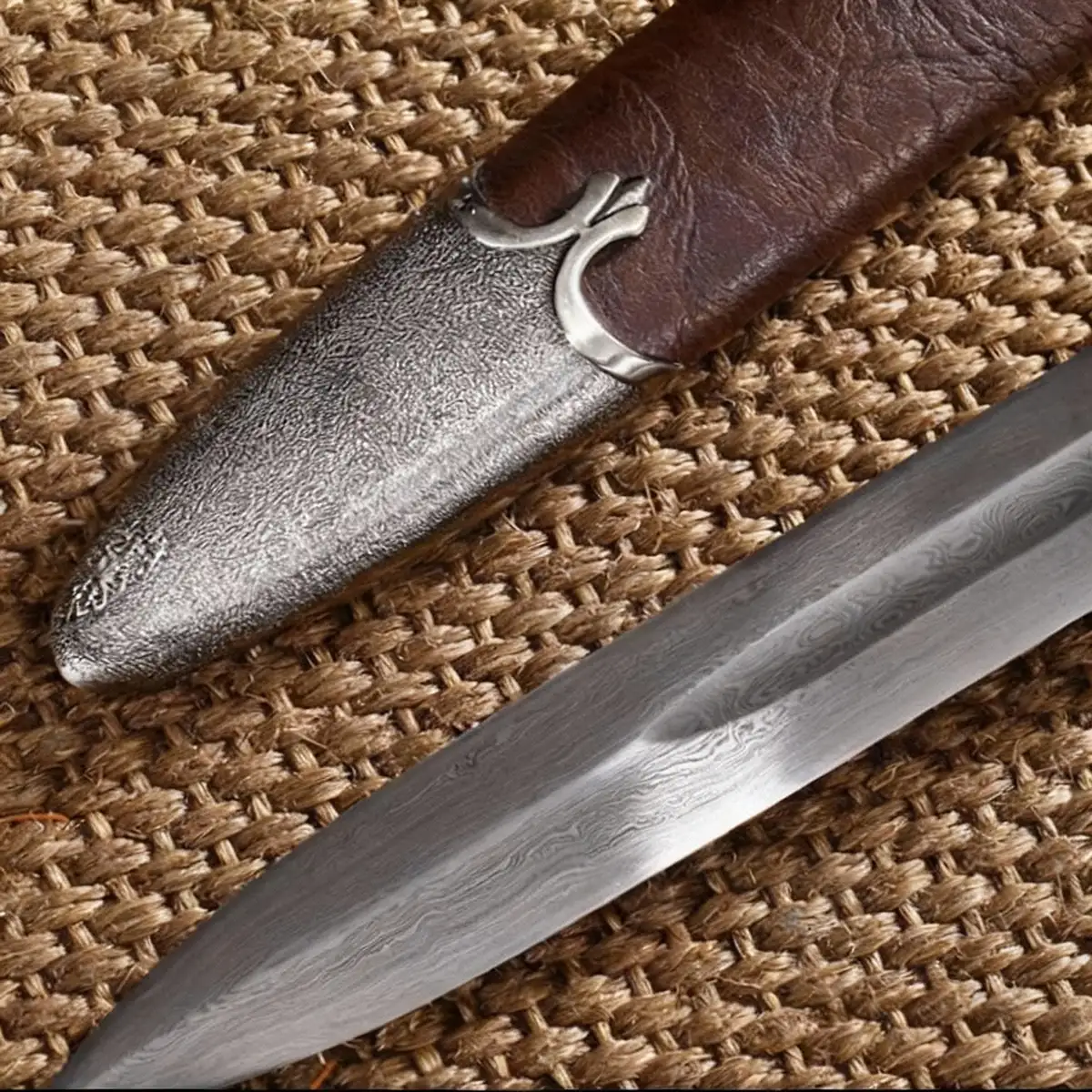 Griffin Steel Sword - The Witcher 3 Sword Damascus - Raw Steel Fittings - Blunt Blade silver