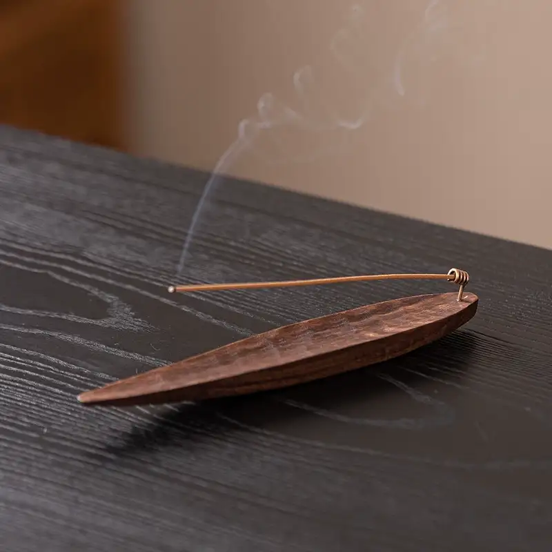 The Zenith Vessel | Hand-Carved Ebony & Walnut Zen Incense Boat 18 cm brown (Black Walnut)