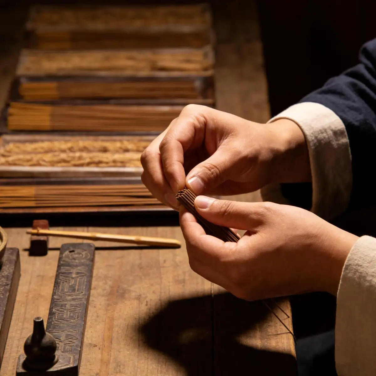 Premium Natural Incense Sticks - Hand-Rolled for Relaxation and Mindfulness - Detail Shot