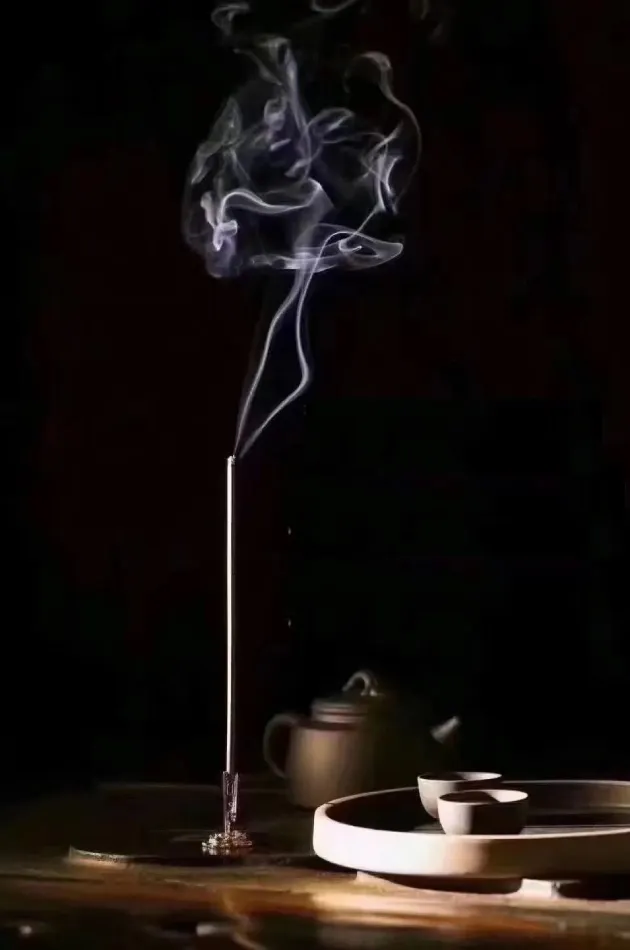 Premium Natural Incense Sticks - Hand-Rolled for Relaxation and Mindfulness