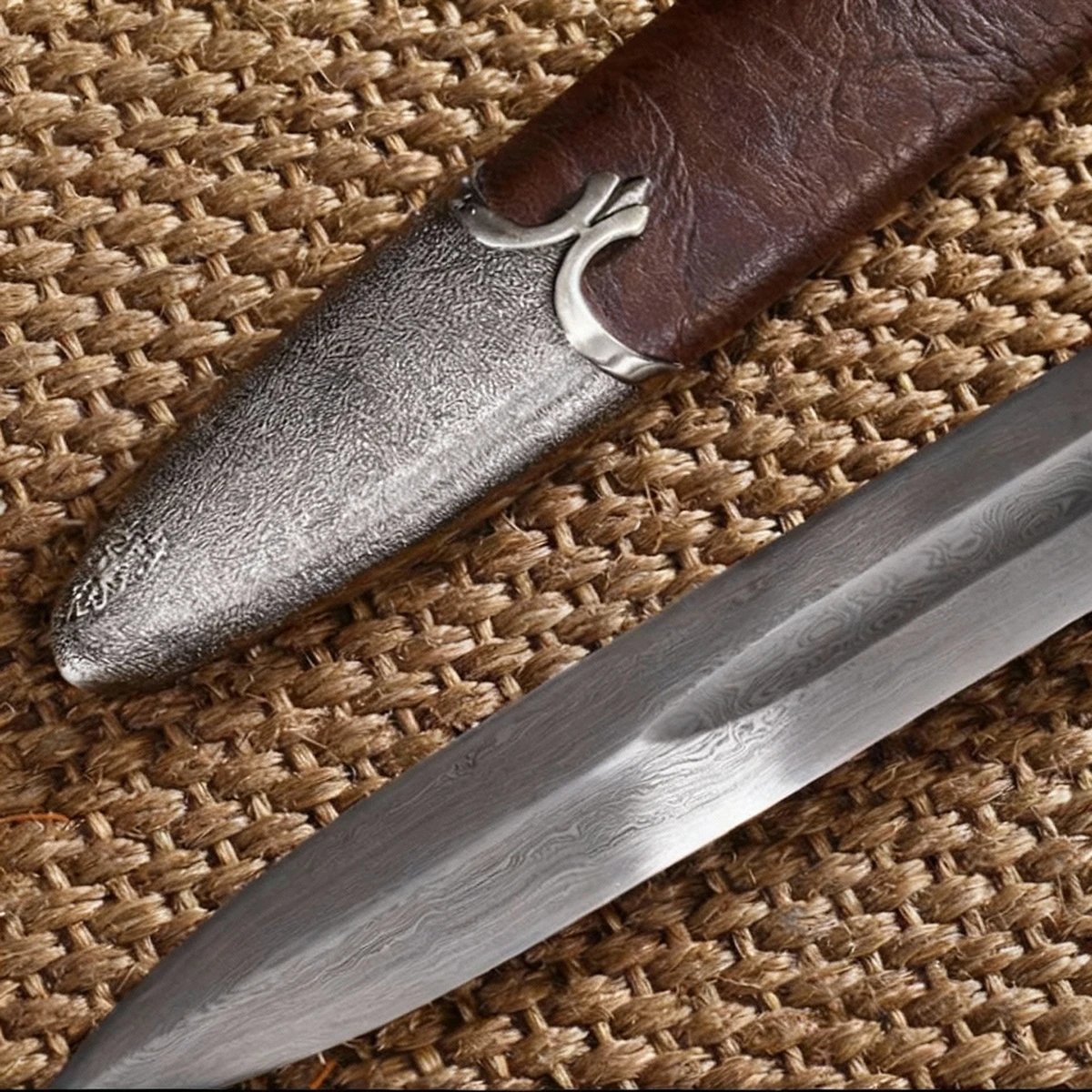 Griffin Steel Sword - The Witcher 3 Sword Damascus - Raw Steel Fittings - Blunt Blade silver