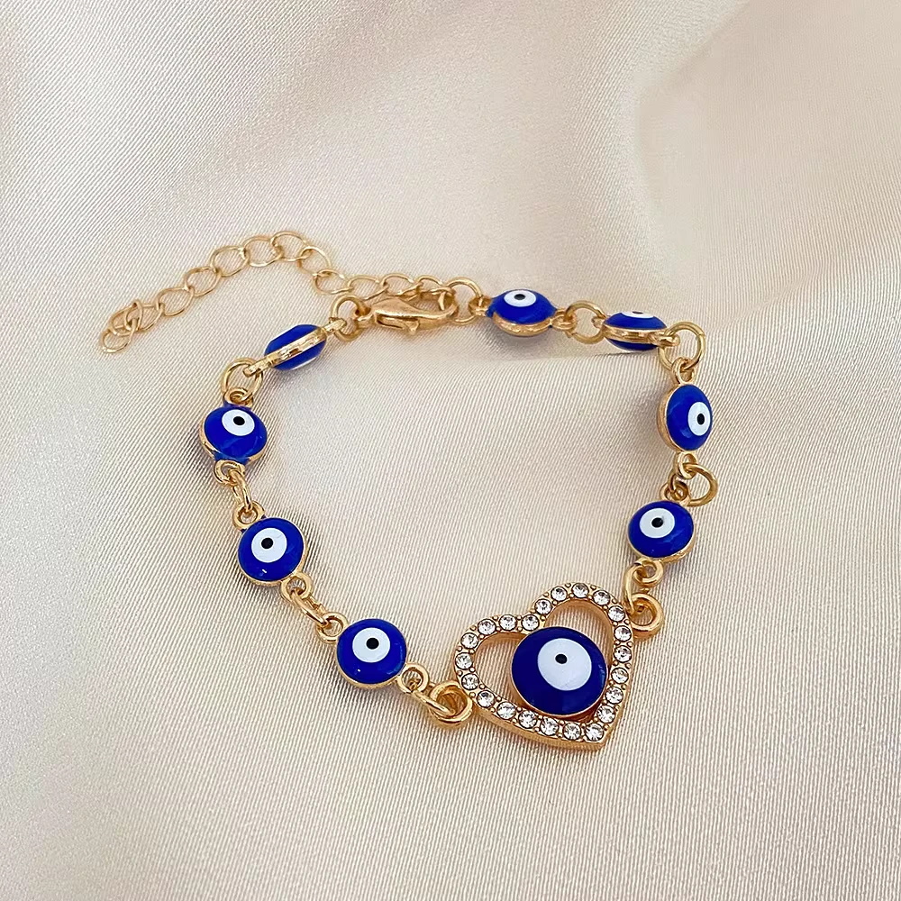Dainty Evil Eye Heart Charm Bracelet - Gold Plated Protection Amulet Jewelry for Women - Detail Shot